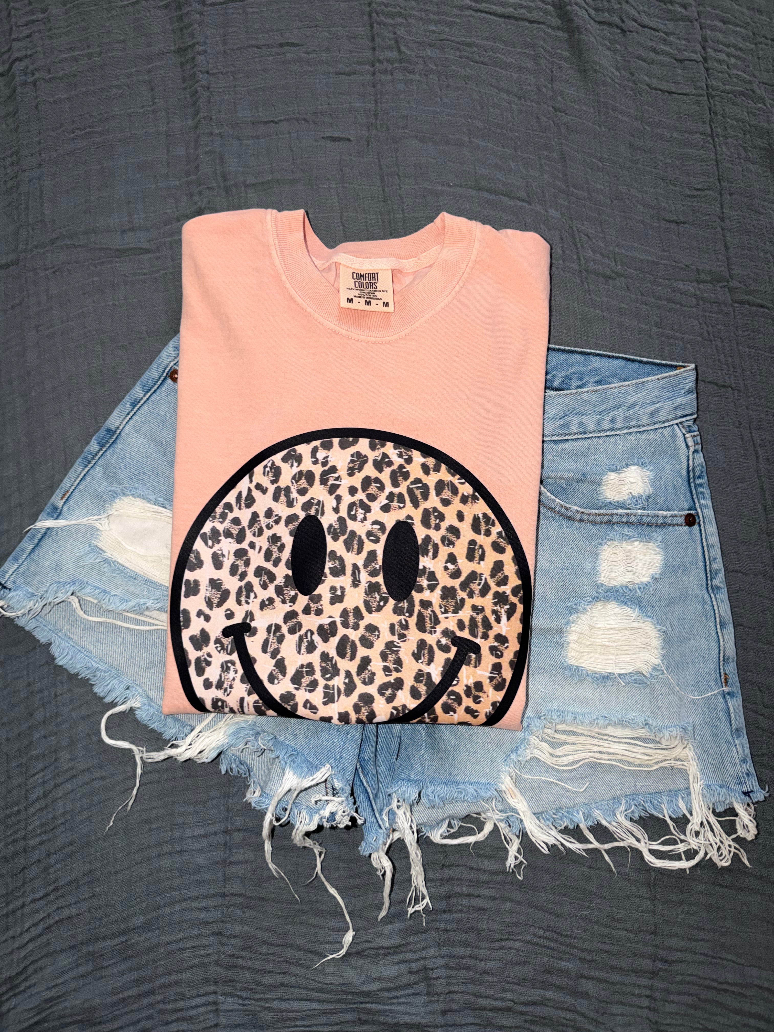 "Cheetah Smiley" Vintage-Wash Graphic Tee