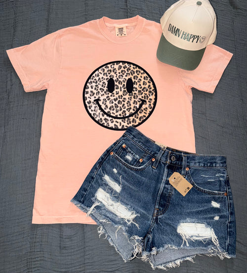 "Cheetah Smiley" Vintage-Wash Graphic Tee