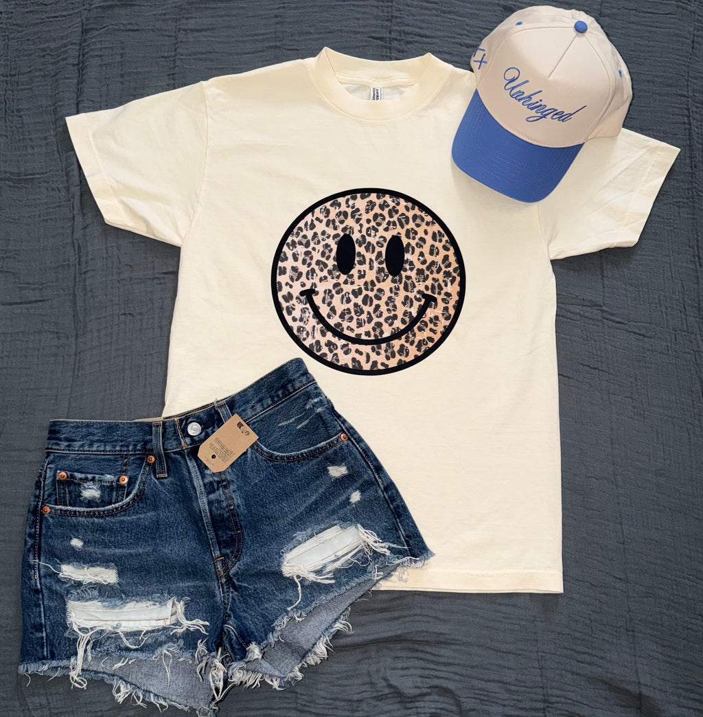 "Cheetah Smiley" Vintage-Wash Graphic Tee