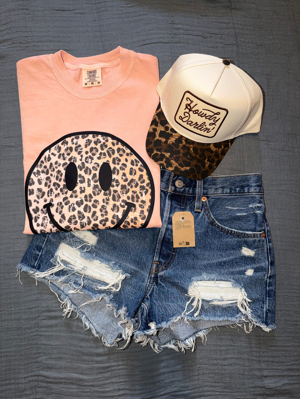 "Cheetah Smiley" Vintage-Wash Graphic Tee